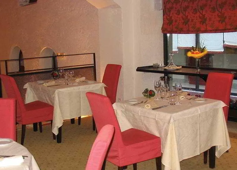 Hotel La Cour Du Roy-1