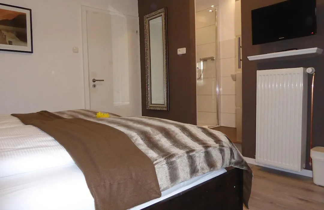Hotel Garni-Tell-1
