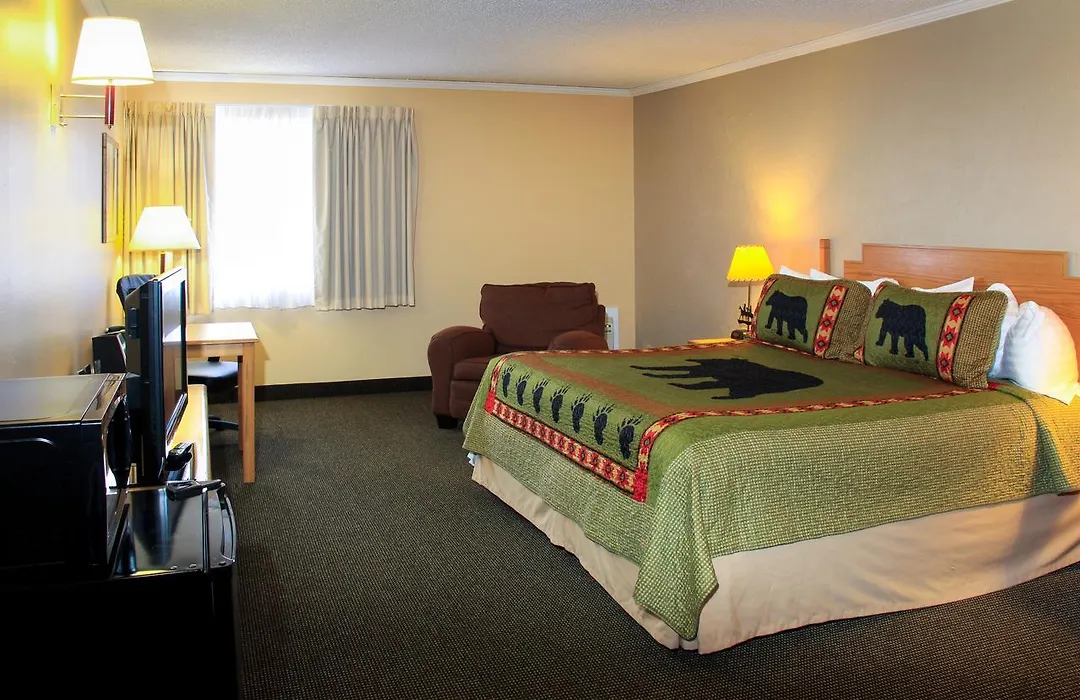 Yellowstone Pioneer Lodge-1