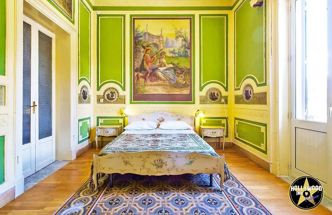 Hollywood Inn Palermo-1