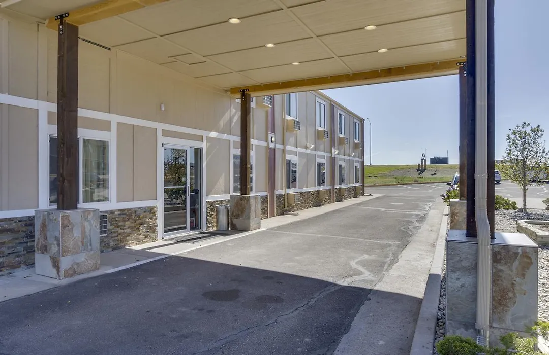 Super 8 By Wyndham Limon-1