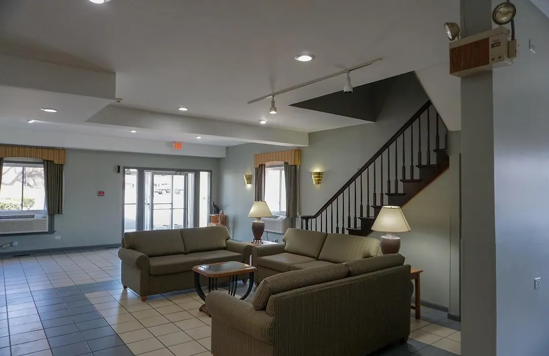 Budgetel Inn And Suites - Glen Ellyn-1