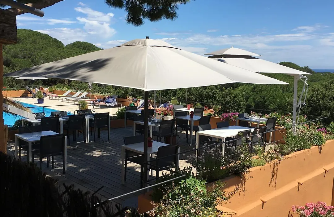 Hotel les Bouis-1