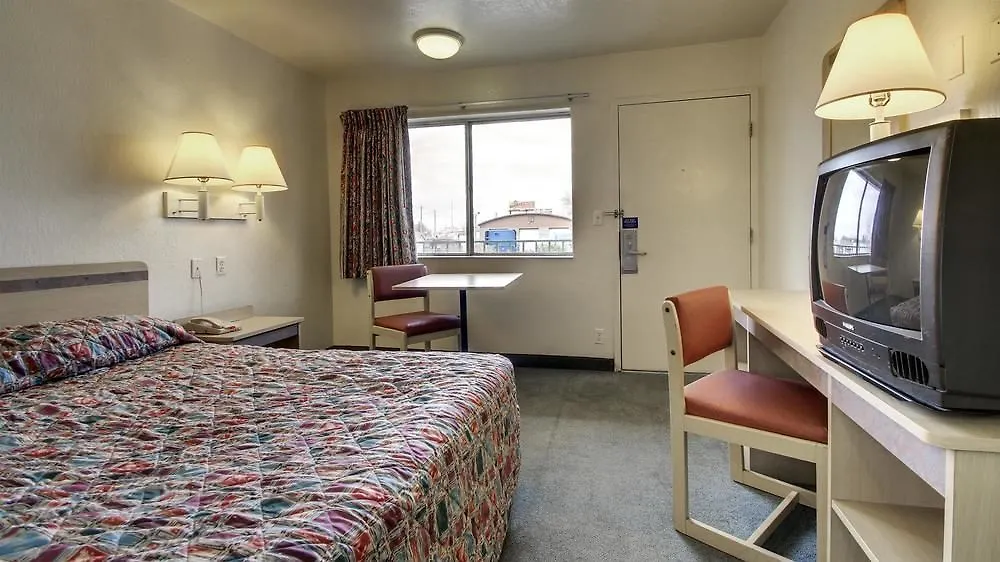 Red Carpet Inn Louisville North -Jeffersonville In-1