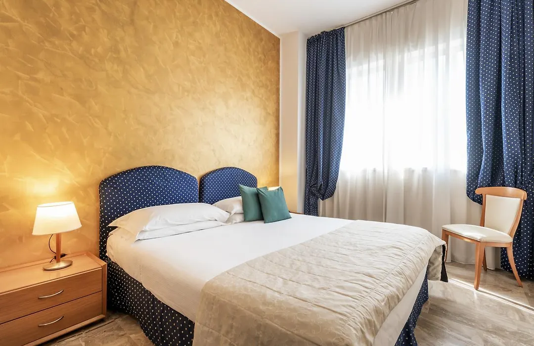 Hotel Ascot-1