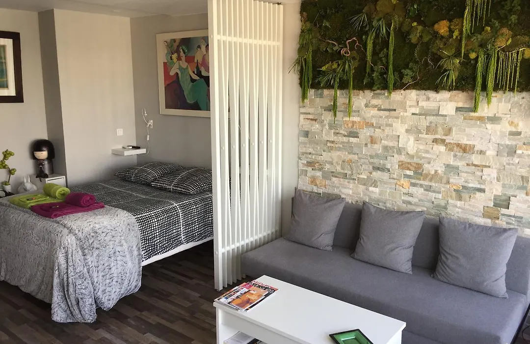 1 Chambre, 1 P'Tit Dej', 1 Sourire-1