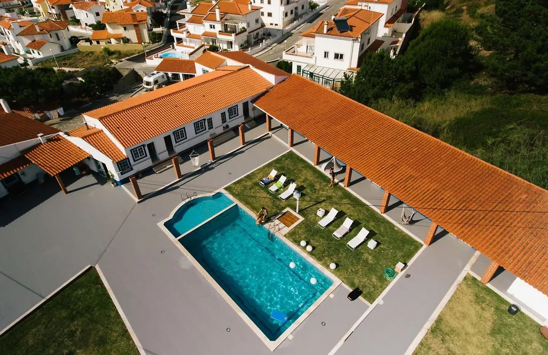 Zulla Nazare'S Surf Village-1