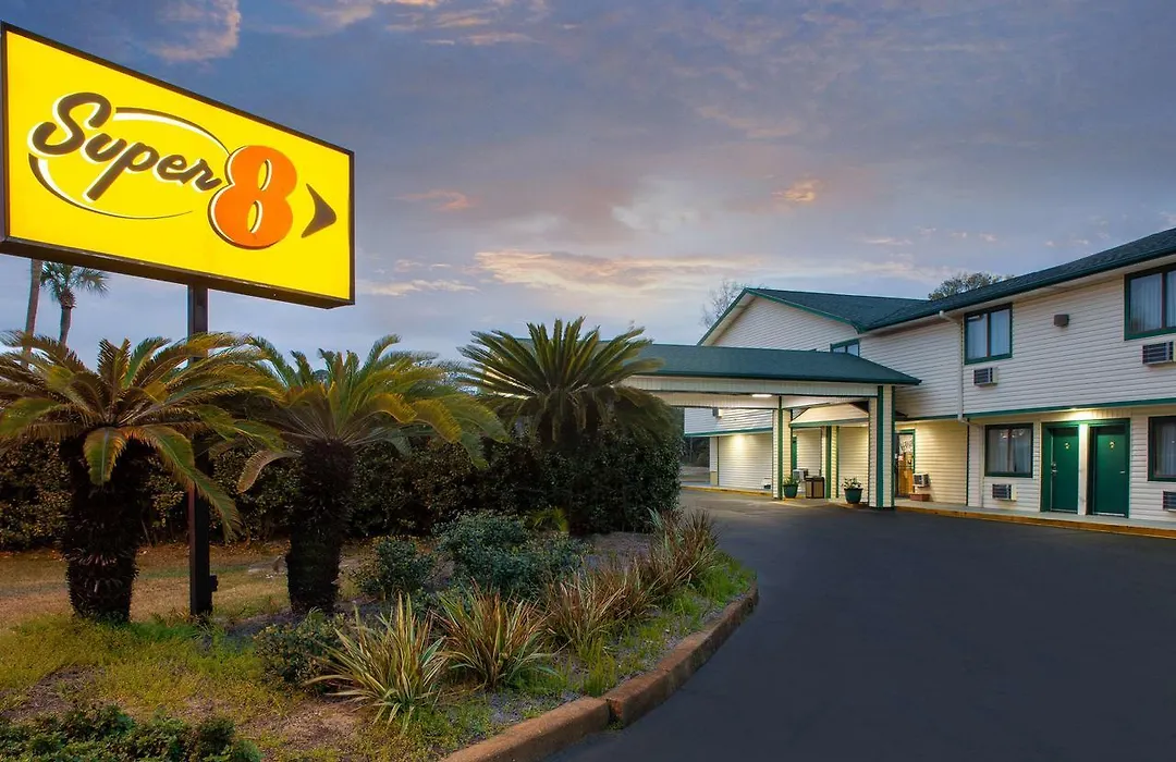 Super 8 By Wyndham Panama City-1