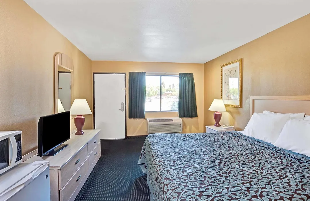 Days Inn By Wyndham Whittier Los Angeles-1