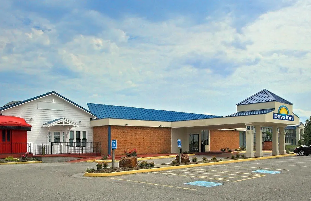 Days Inn By Wyndham Blacksburg Conference Center-1