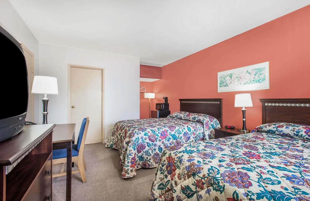 Budget Inn/ Natick-1