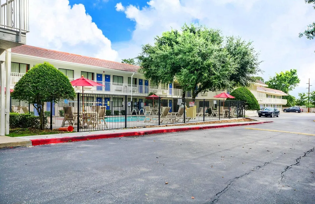 Motel 6-Huntsville, Tx-1