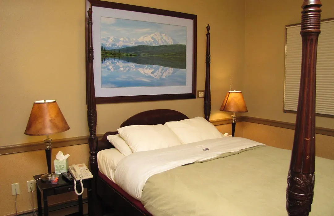Copper Whale Inn-1