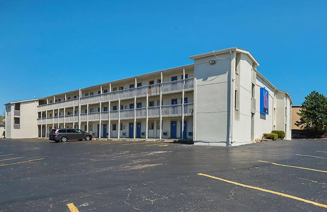 Motel 6-Blue Springs, Mo-1