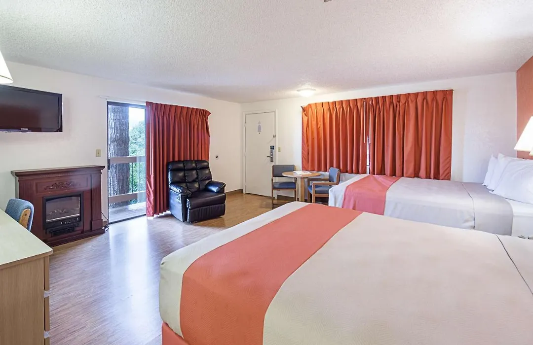Motel 6 Gold Beach-1