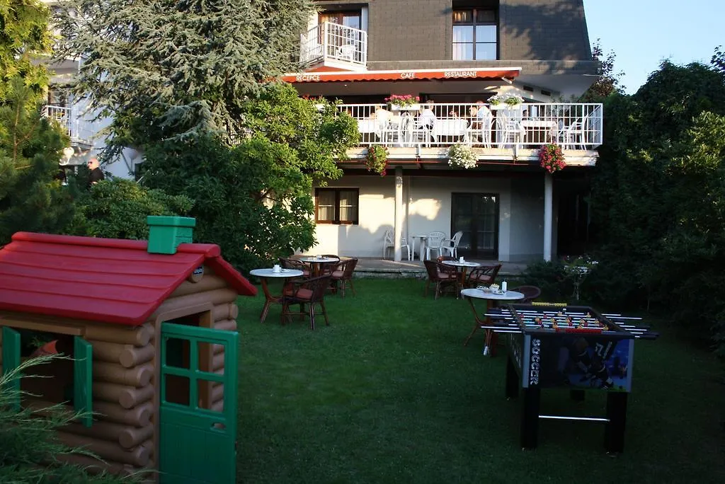 Hotel Monica-1