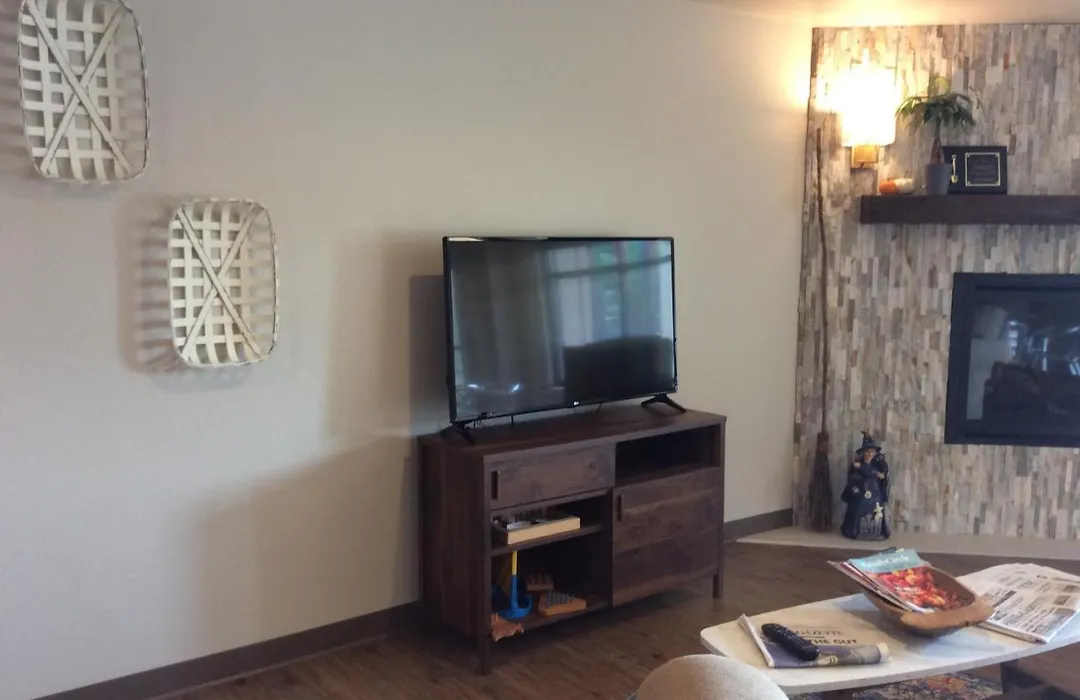 Scenic Shore Inn-1
