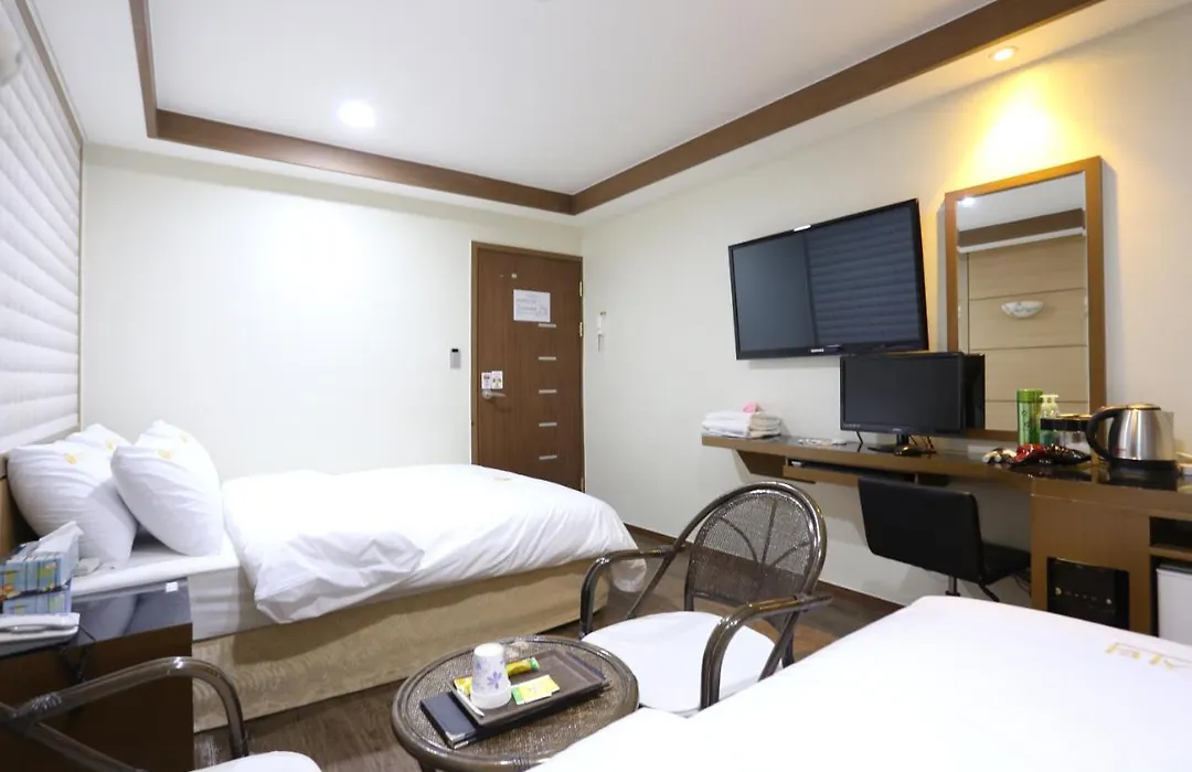 City Park Hotel-1