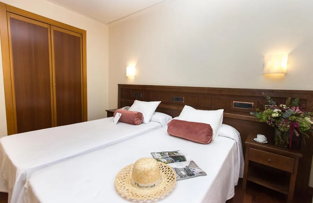 Hotel Garelos Betanzos-1