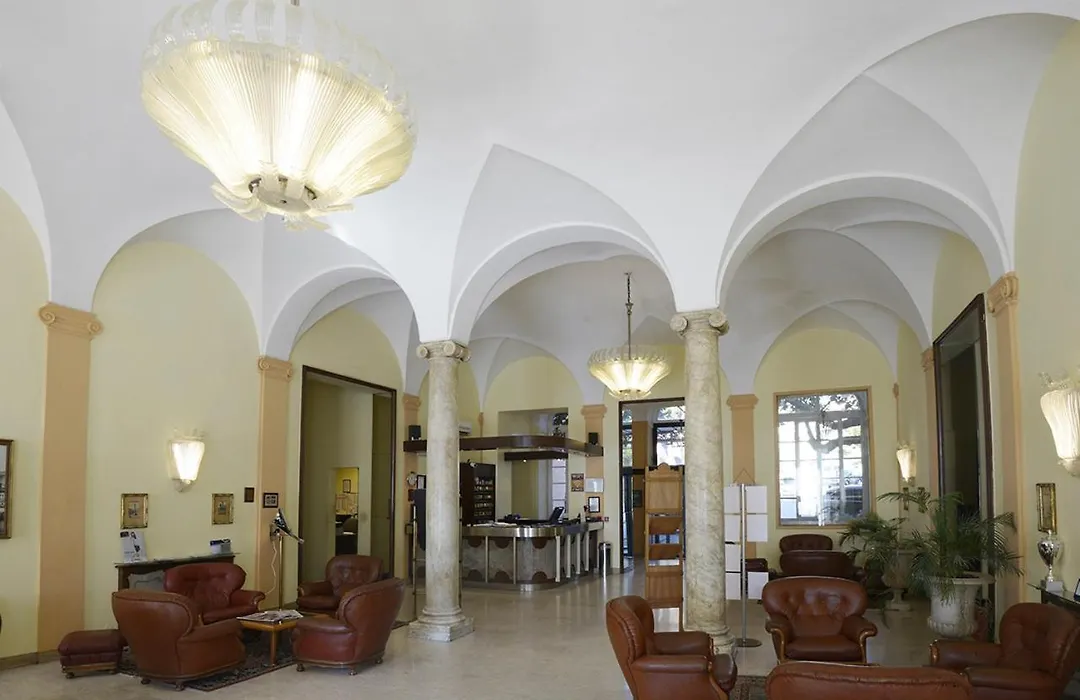 Hotel Mediterranee-1
