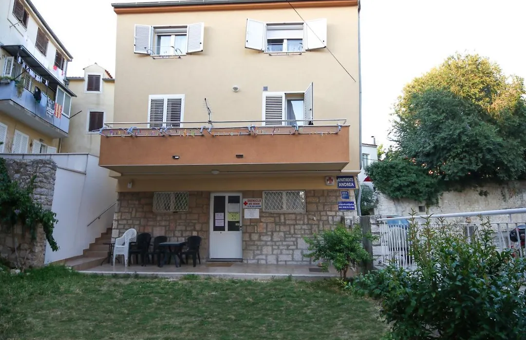 Apartments & Rooms Andrea 2-1