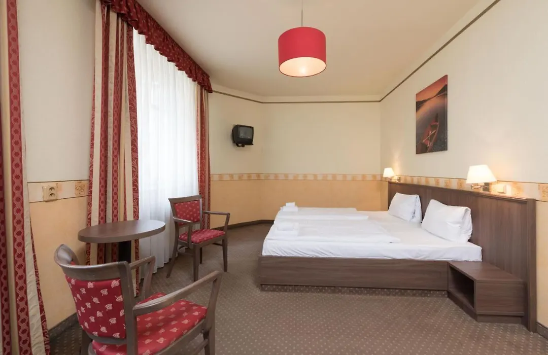 Hotel Ostruvek-1