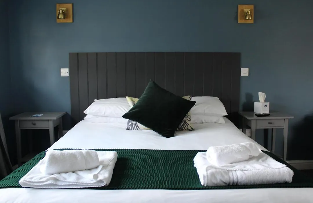The Town & Country Lodge-1