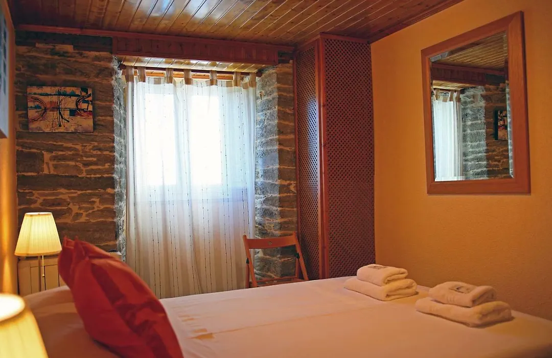 Aqua Rooms Sarria-1