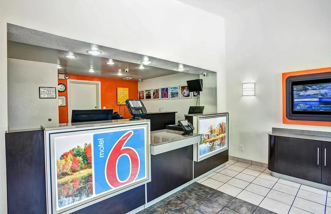 Travelodge By Wyndham Fayetteville-1