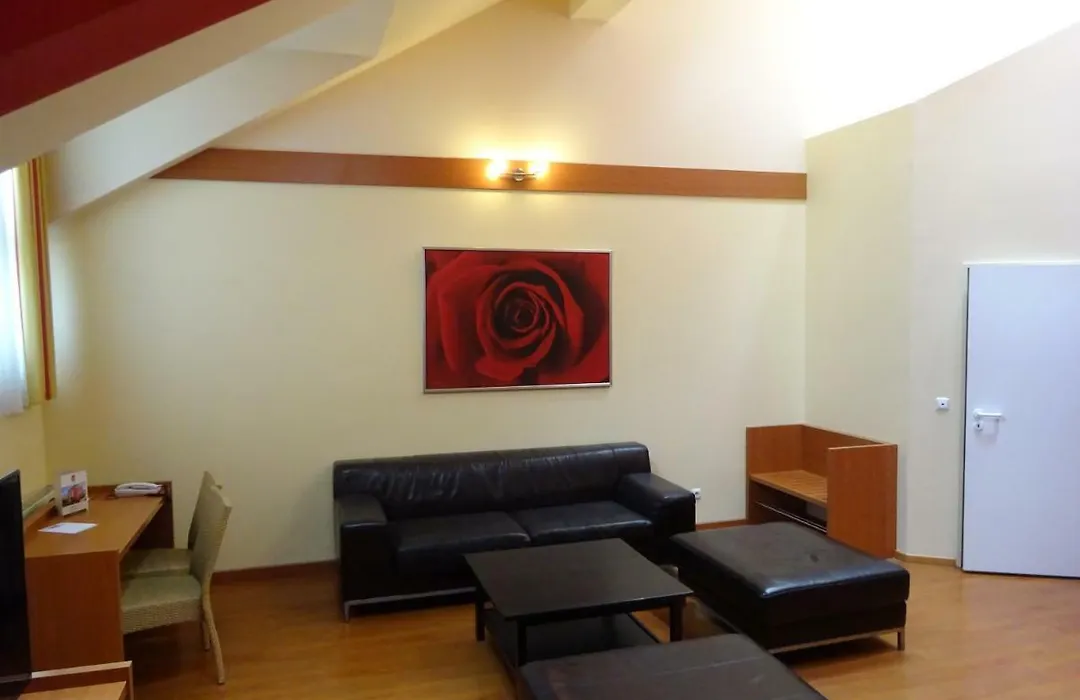 Star Inn Hotel Regensburg Zentrum, By Comfort-1