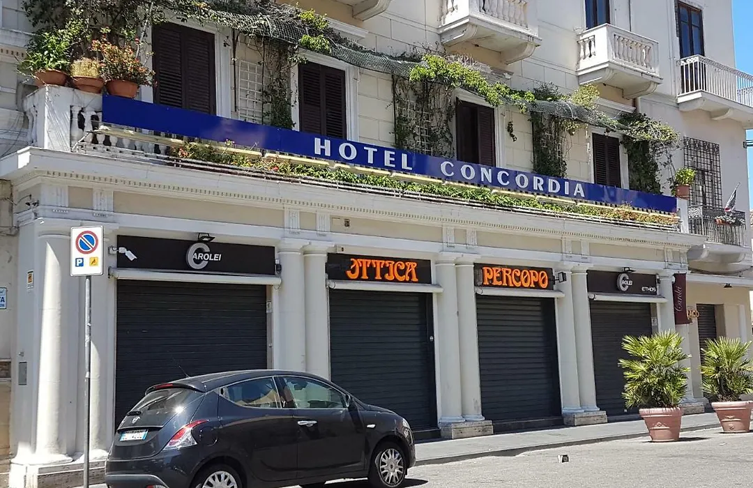 Rooms & B&B-1