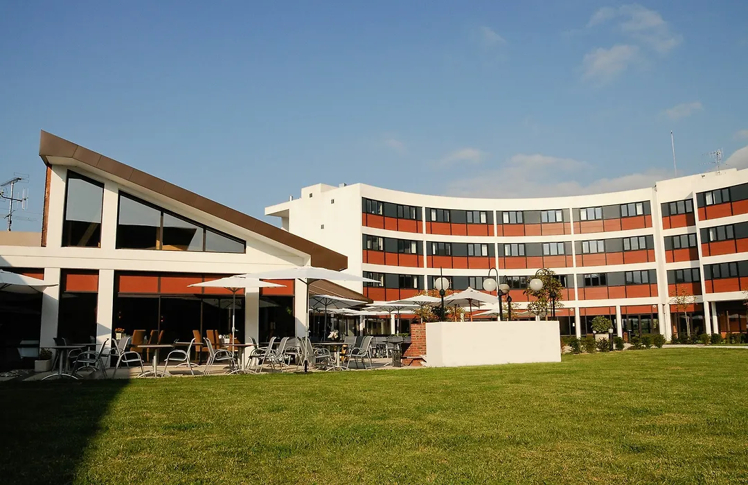 Hotel Archamps Porte Sud De Geneve-1