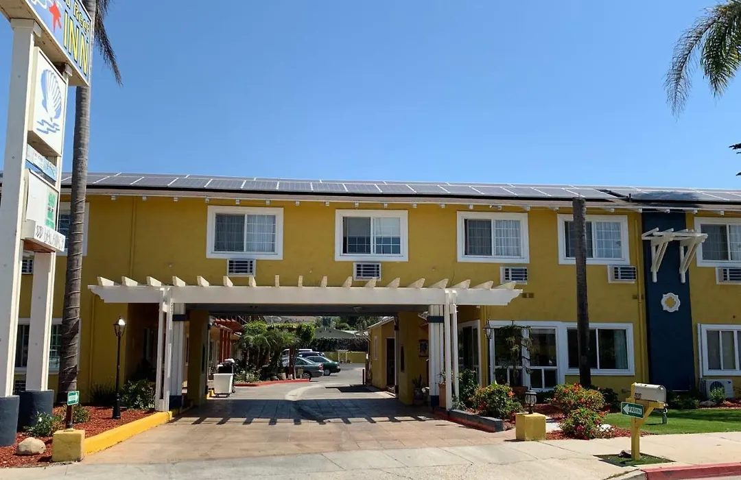 Sandyland Reef Inn-1