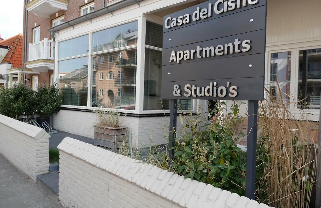 Casa Del Cisne-1