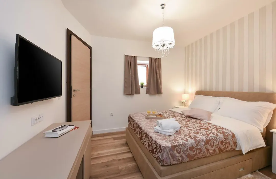 Harvey'S Luxury Rooms-1