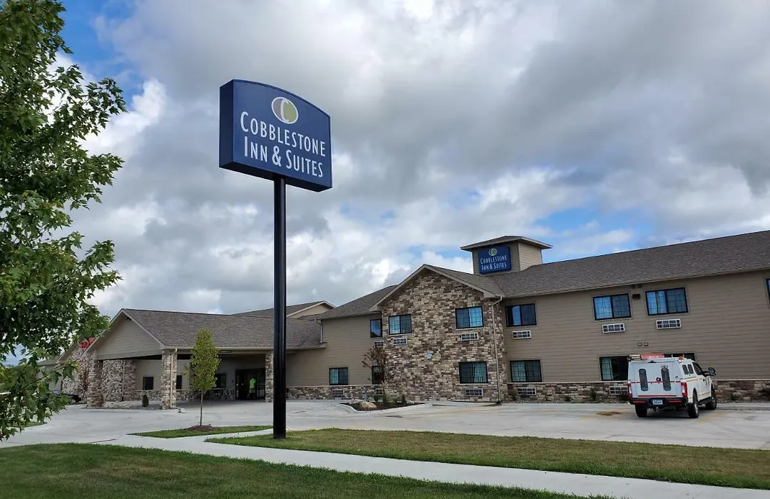 Cobblestone Inn & Suites - Boone-1