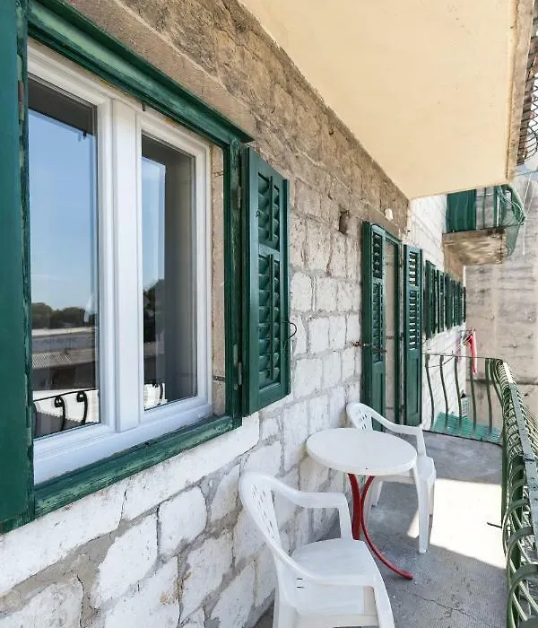 Apinelo Port Rooms-1