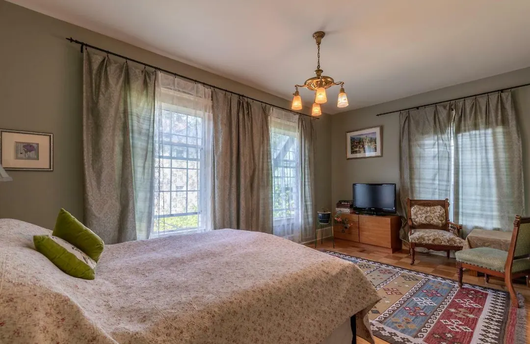 Mozart Guest House Seattle Bed And Breakfast-1