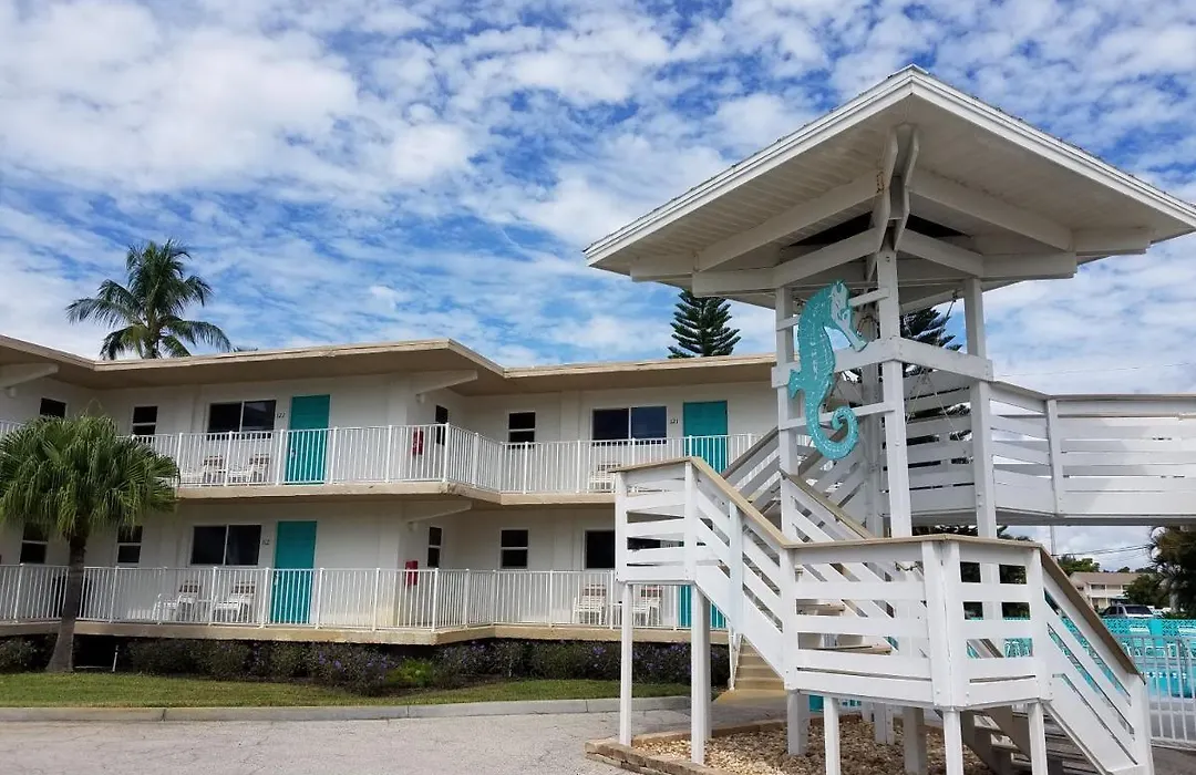 Carousel Beach Inn-1