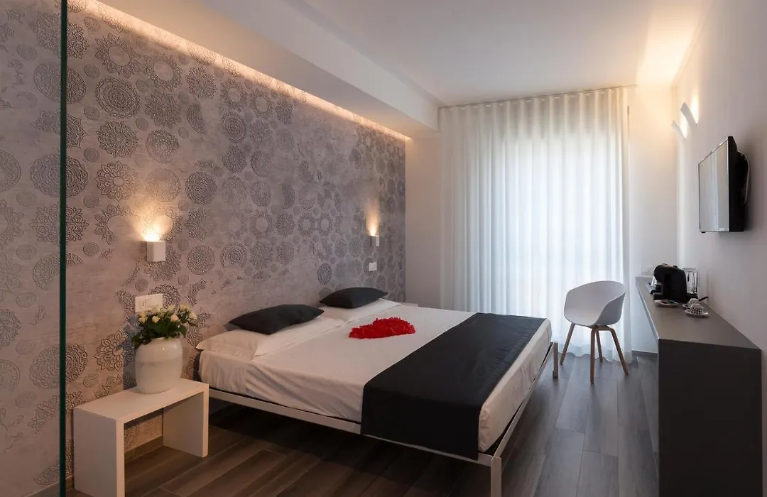 Hotel Mediterraneo-1