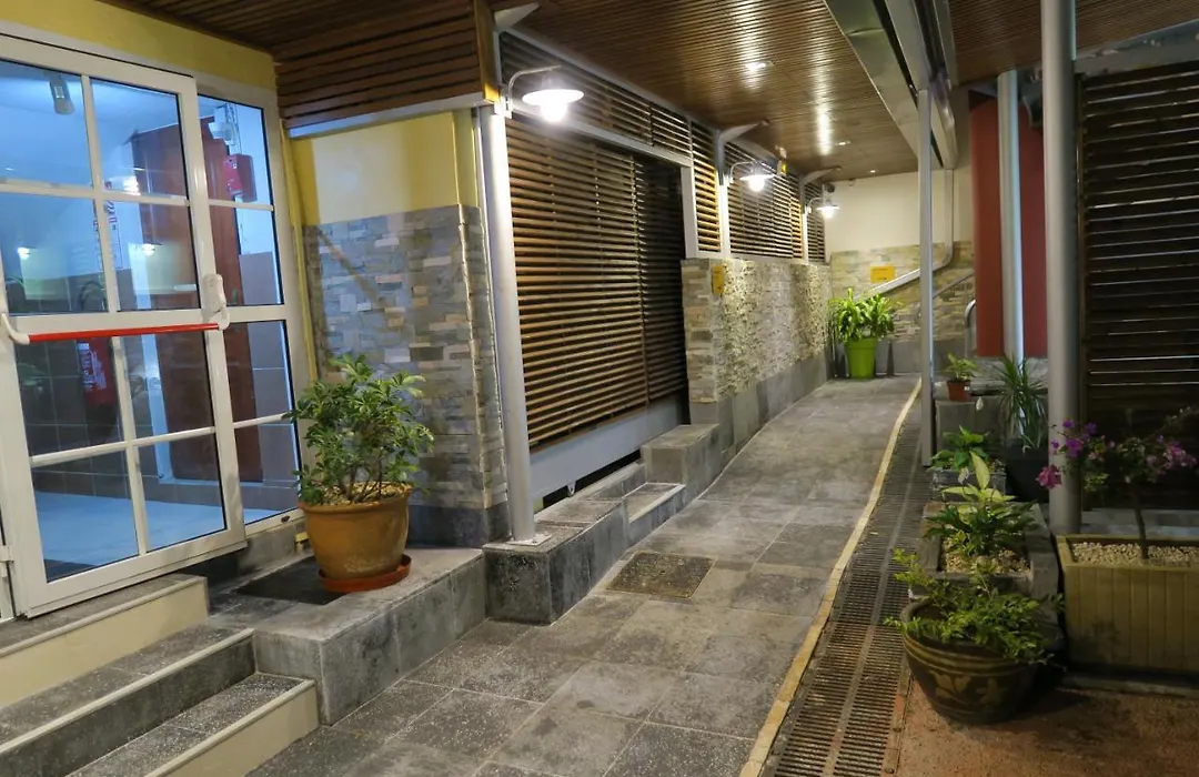 Central Hotel-1