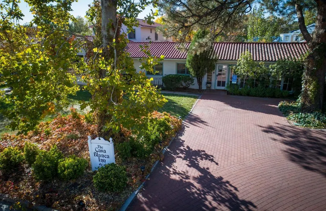Casa Blanca Inn And Suites-1