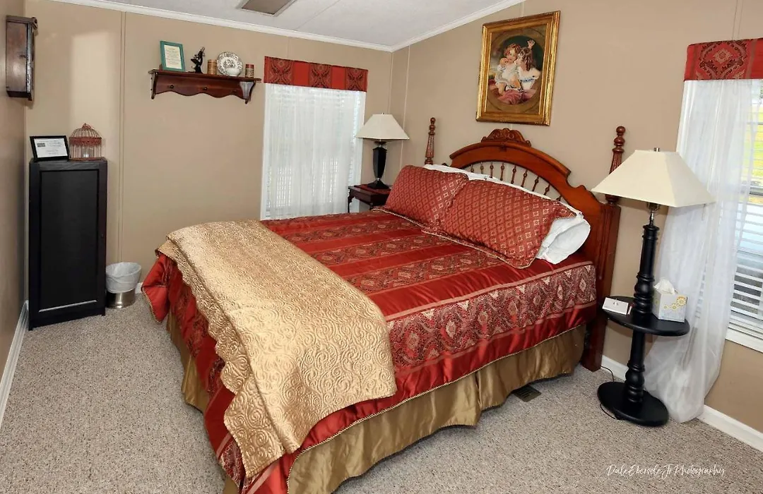 Hertzog Homestead Bed & Breakfast-1