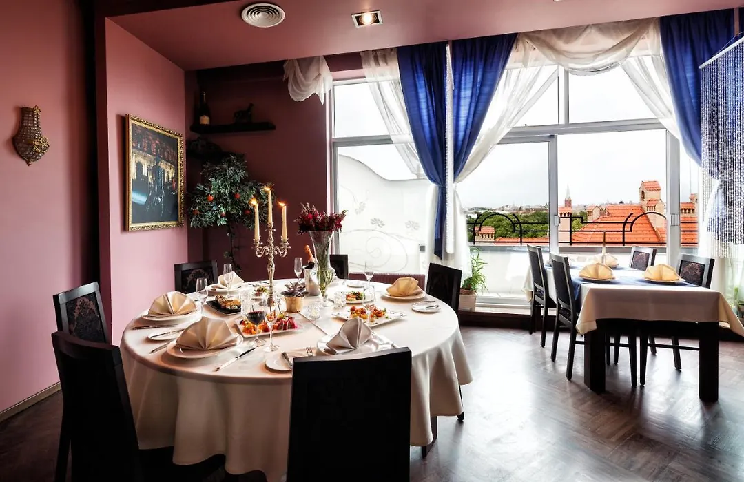 City Hotel Teater-1