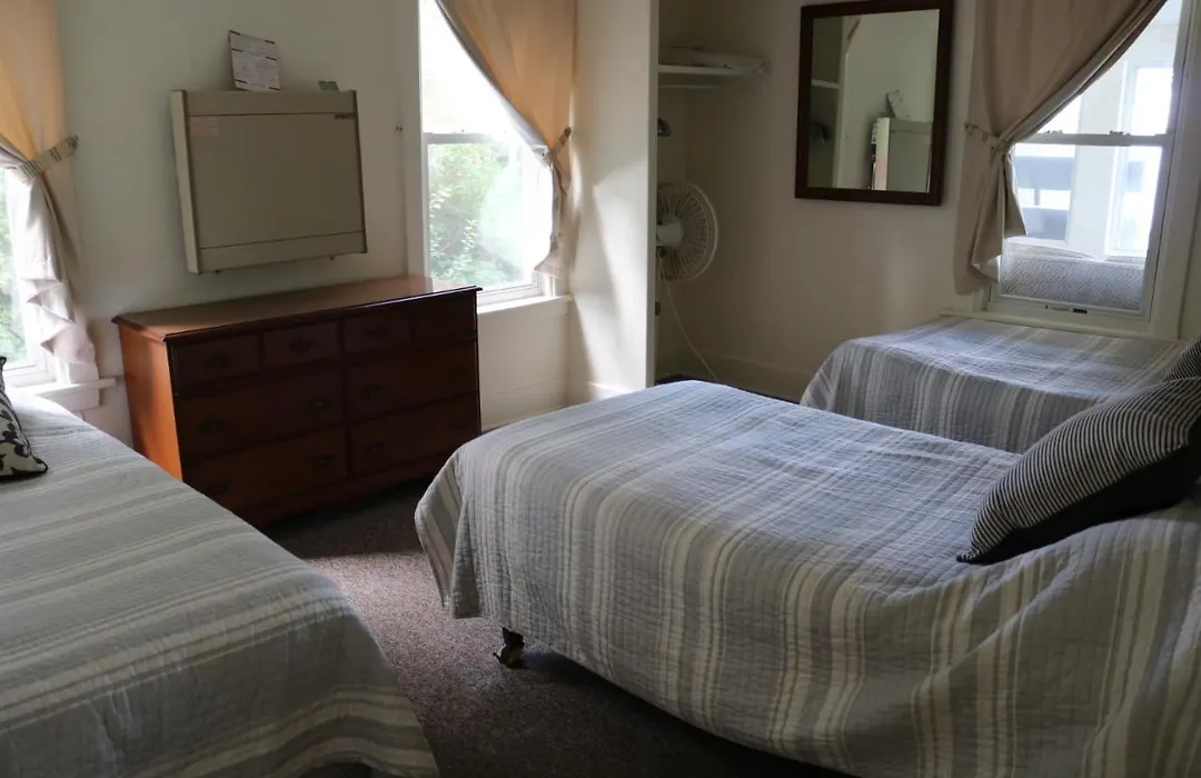 West Winds Motel & Cottages-1