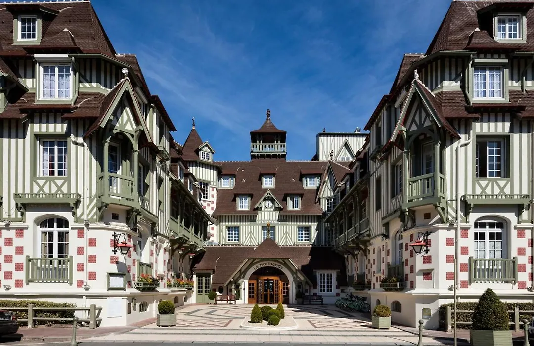 Hôtel Barrière Le Normandy-1