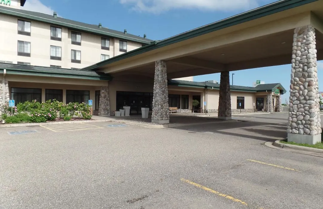 Holiday Inn Hotel & Suites Owatonna-1