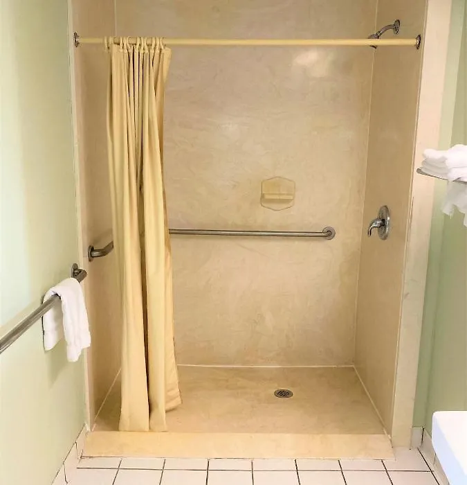 Pine Point Inn & Suites-1