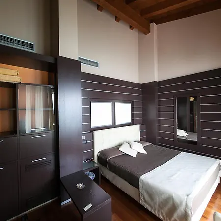 Hotel Aurora-2