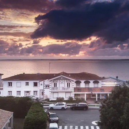 Beach Hotel - Le Grand Chalet-2